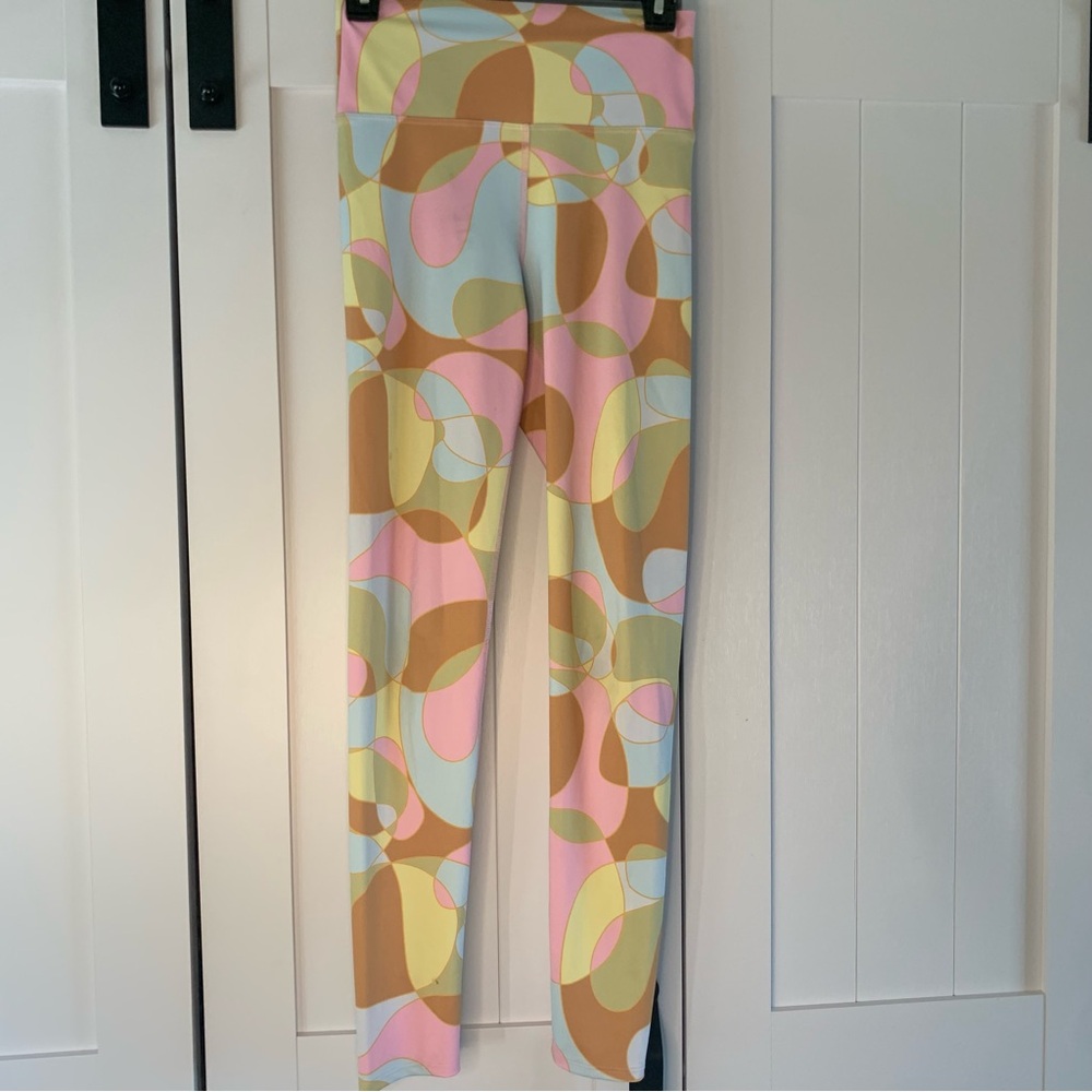 Beach riot sport abstract print size M pink, yellow blue yoga workout pants